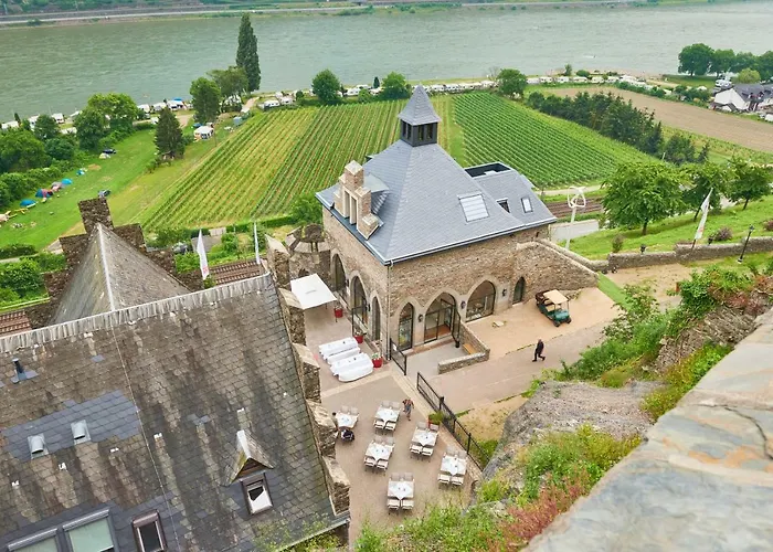 Burg Reichenstein 3*